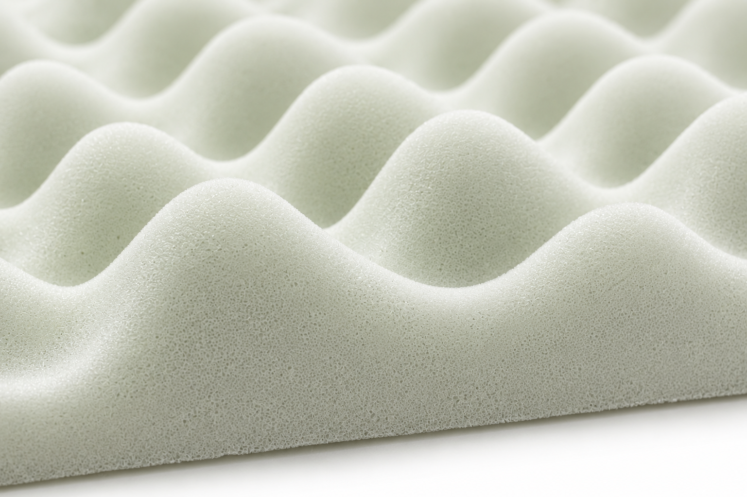 Макросъёмка волнистого рельефа пены Atom Foam